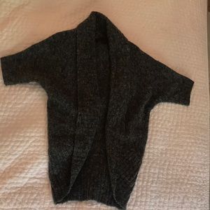 Sweater/shrug